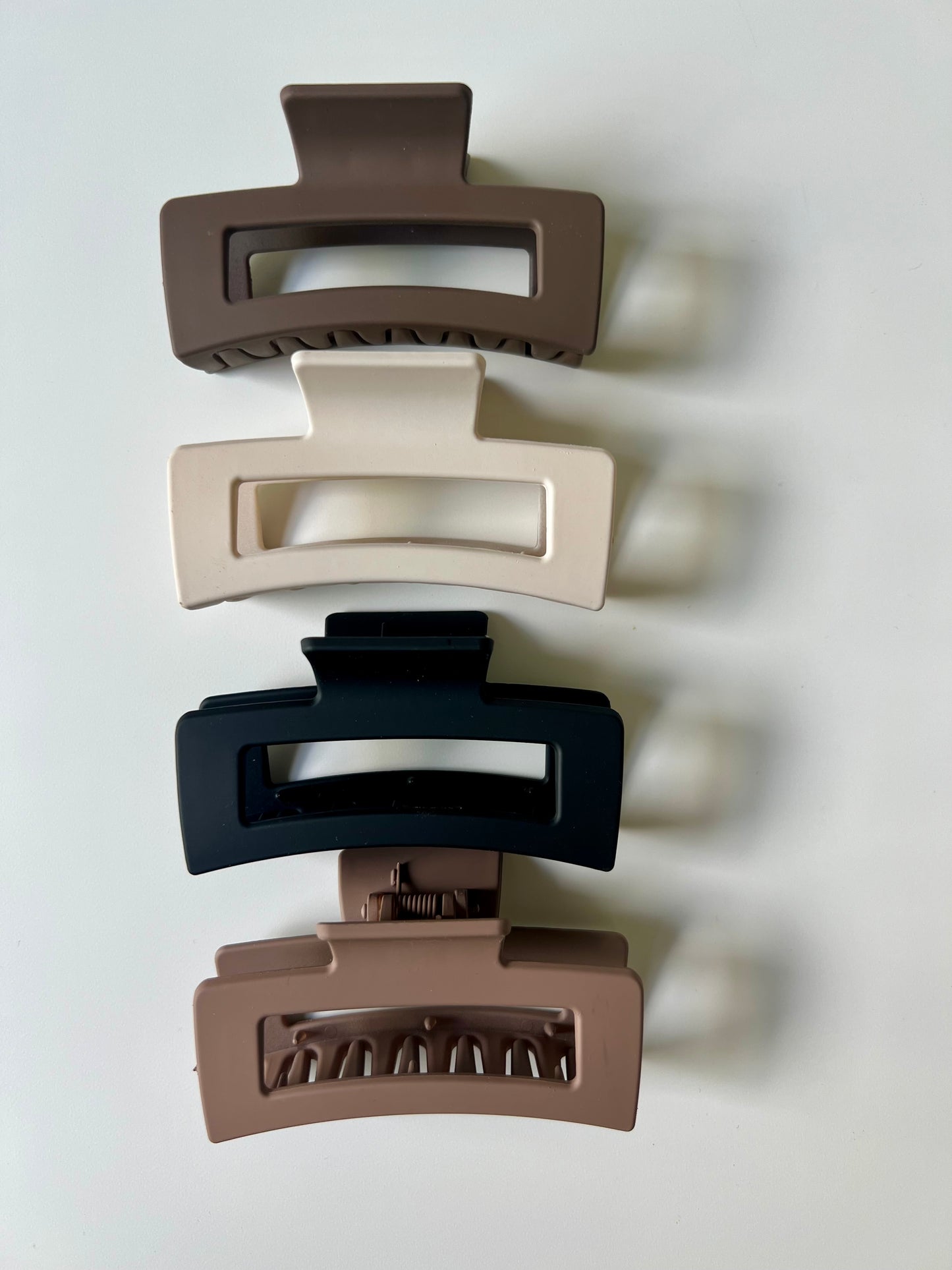 Neutral hair claw clips