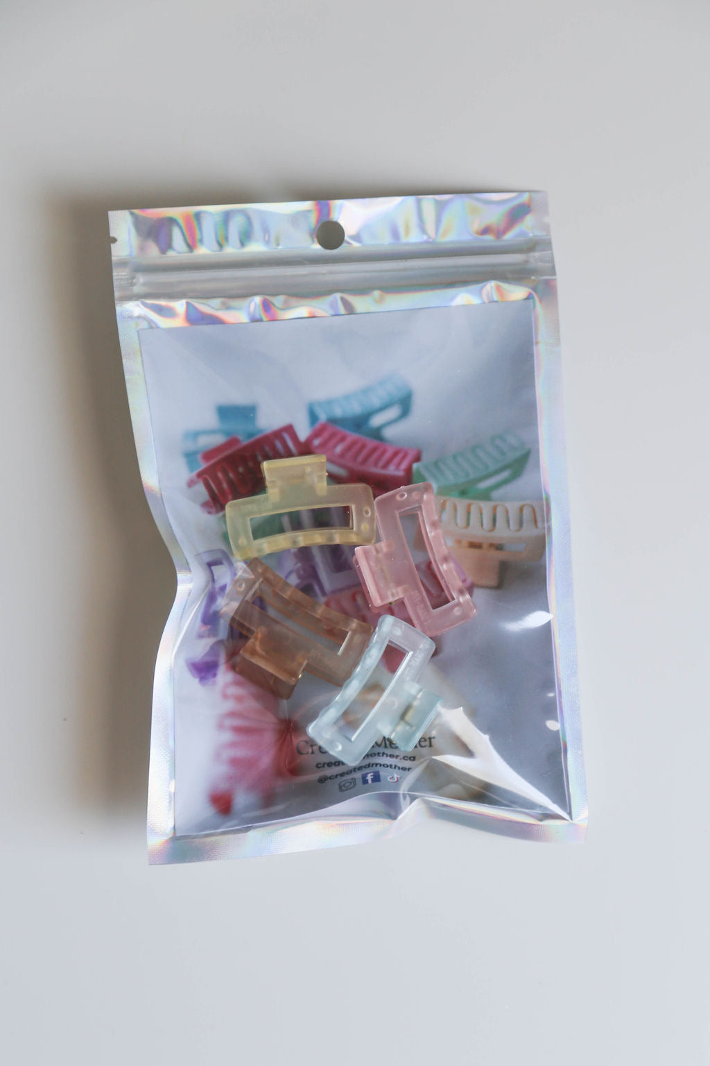 Lightweight and durable micro claw clips, ideal for kids and adults alike.