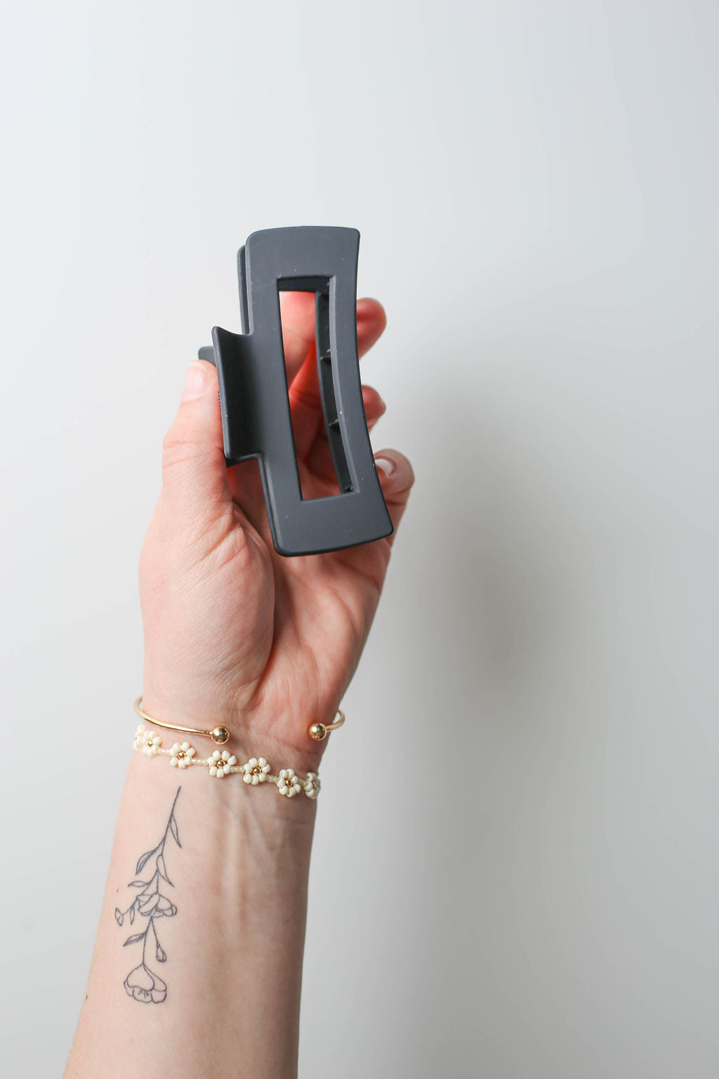 Black hair claw clips for medium to long hair