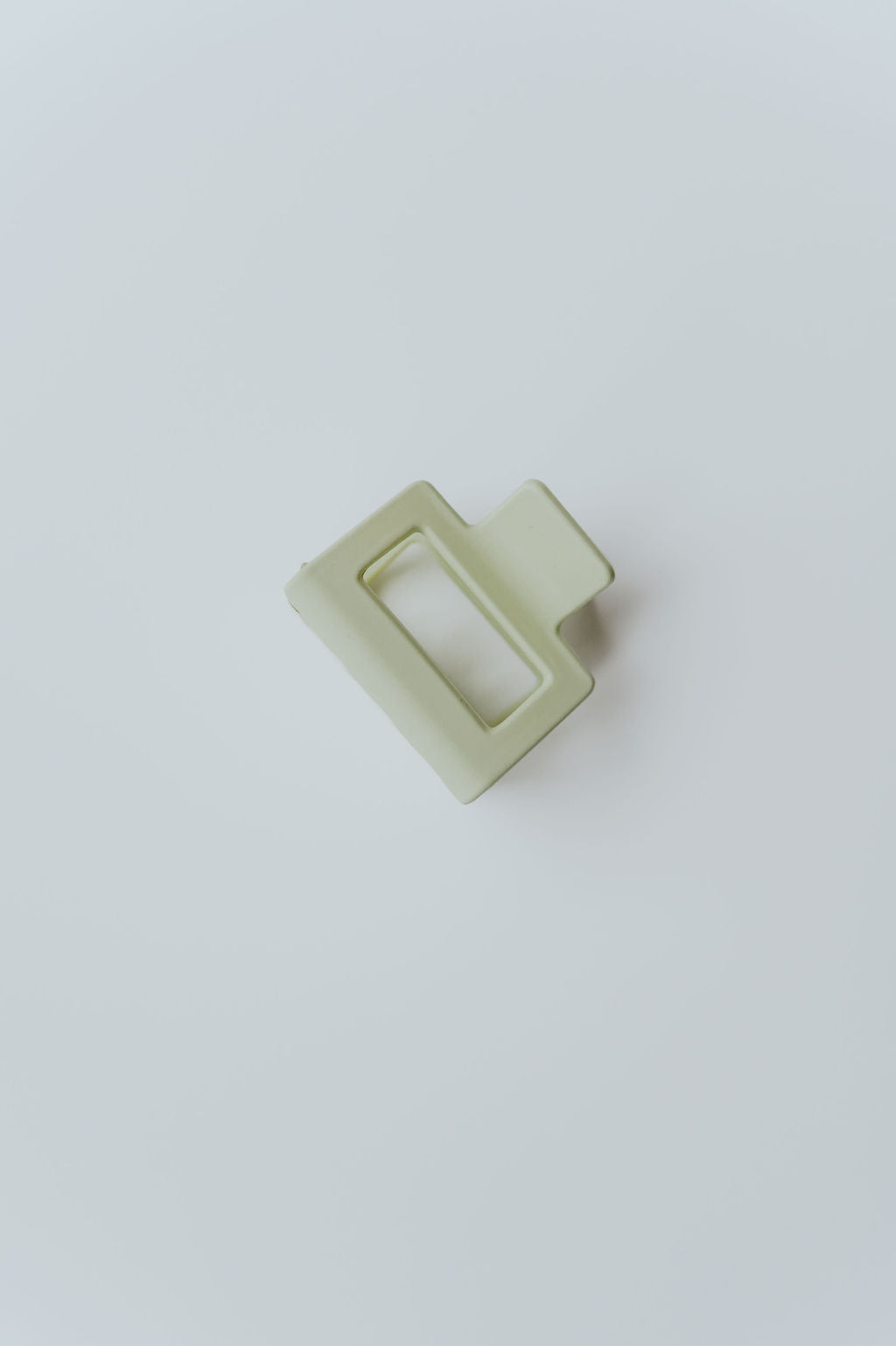 Modern small hair claw clip offering practical and stylish solutions for various hair types.