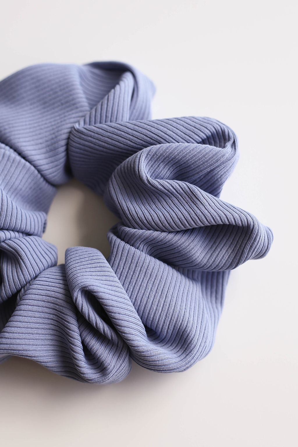 Lightweight and quick-drying scrunchie, ideal for summer adventures