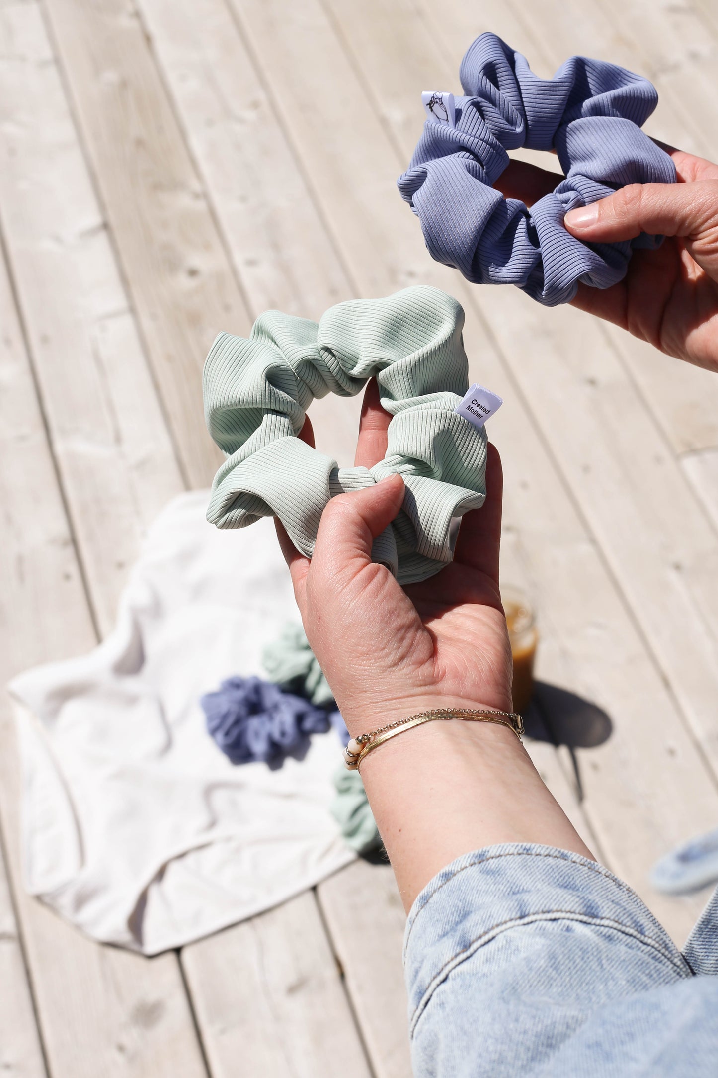 Lightweight and versatile scrunchie, ideal for active lifestyles.