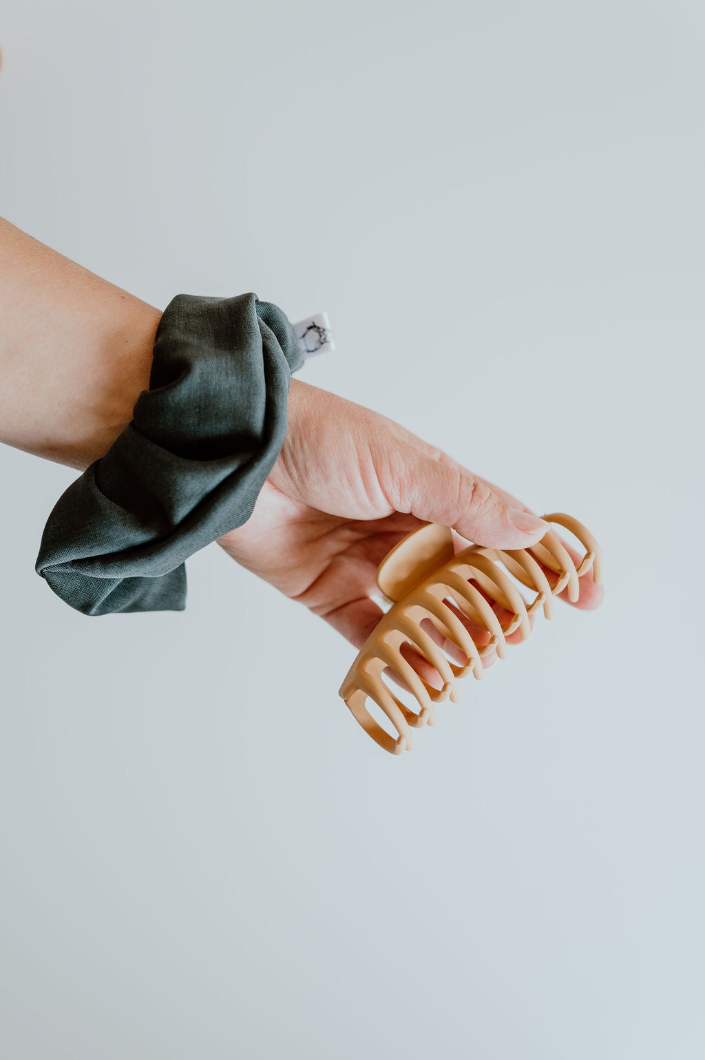 Large hair claw clips for long hair