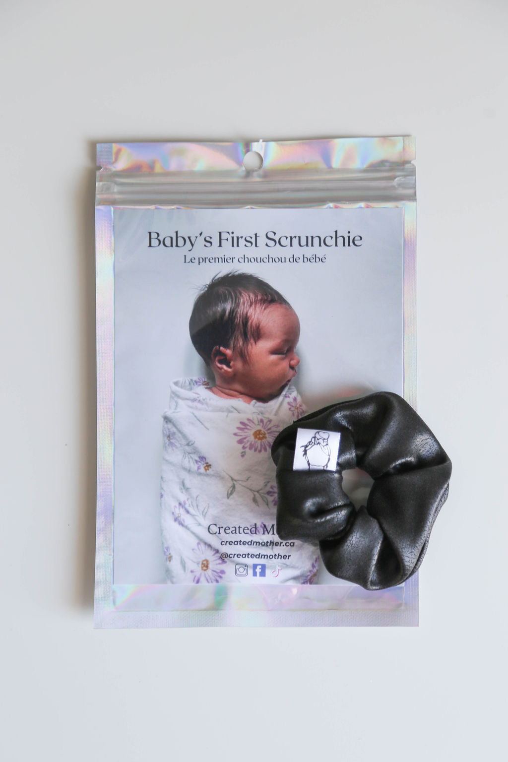 Tiny trendsetter approved! Baby’s First Scrunchie for the cutest little ones.