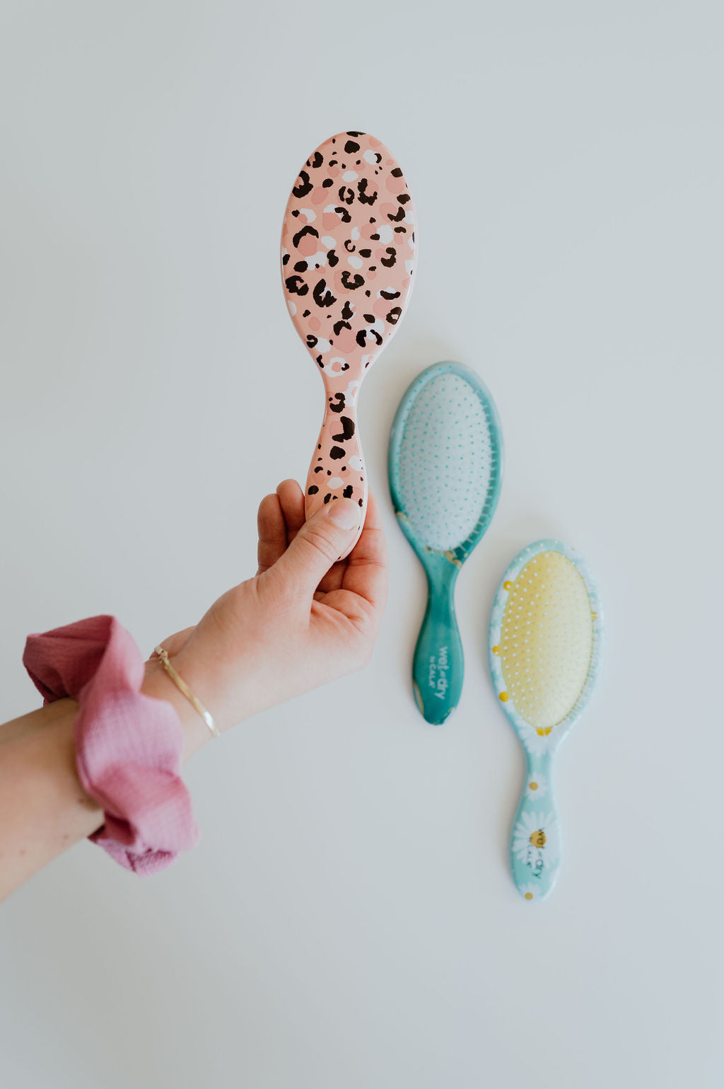 trendy detangling brushes for wet or dry hair