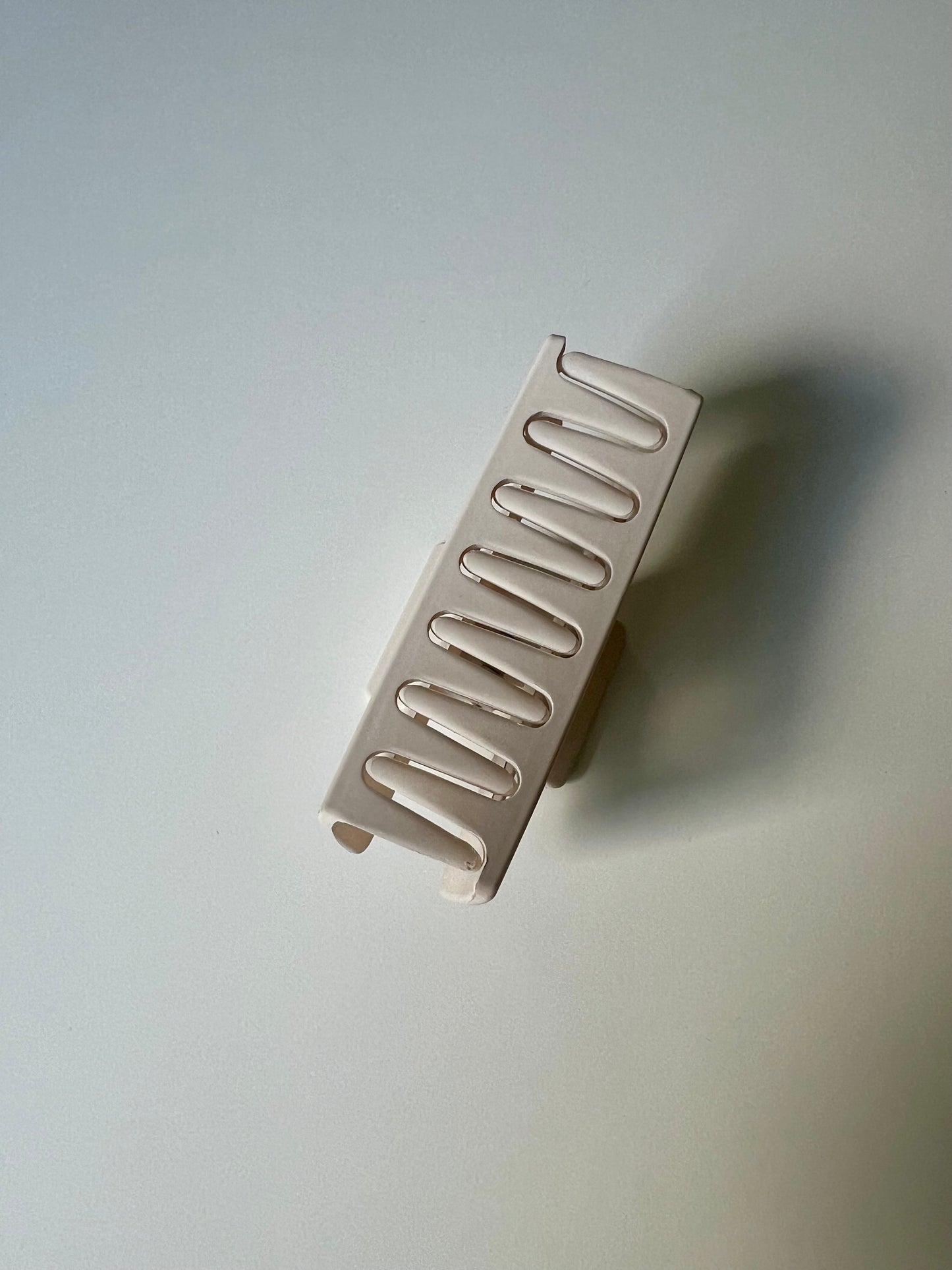 Cream hair claw clip for short hair 