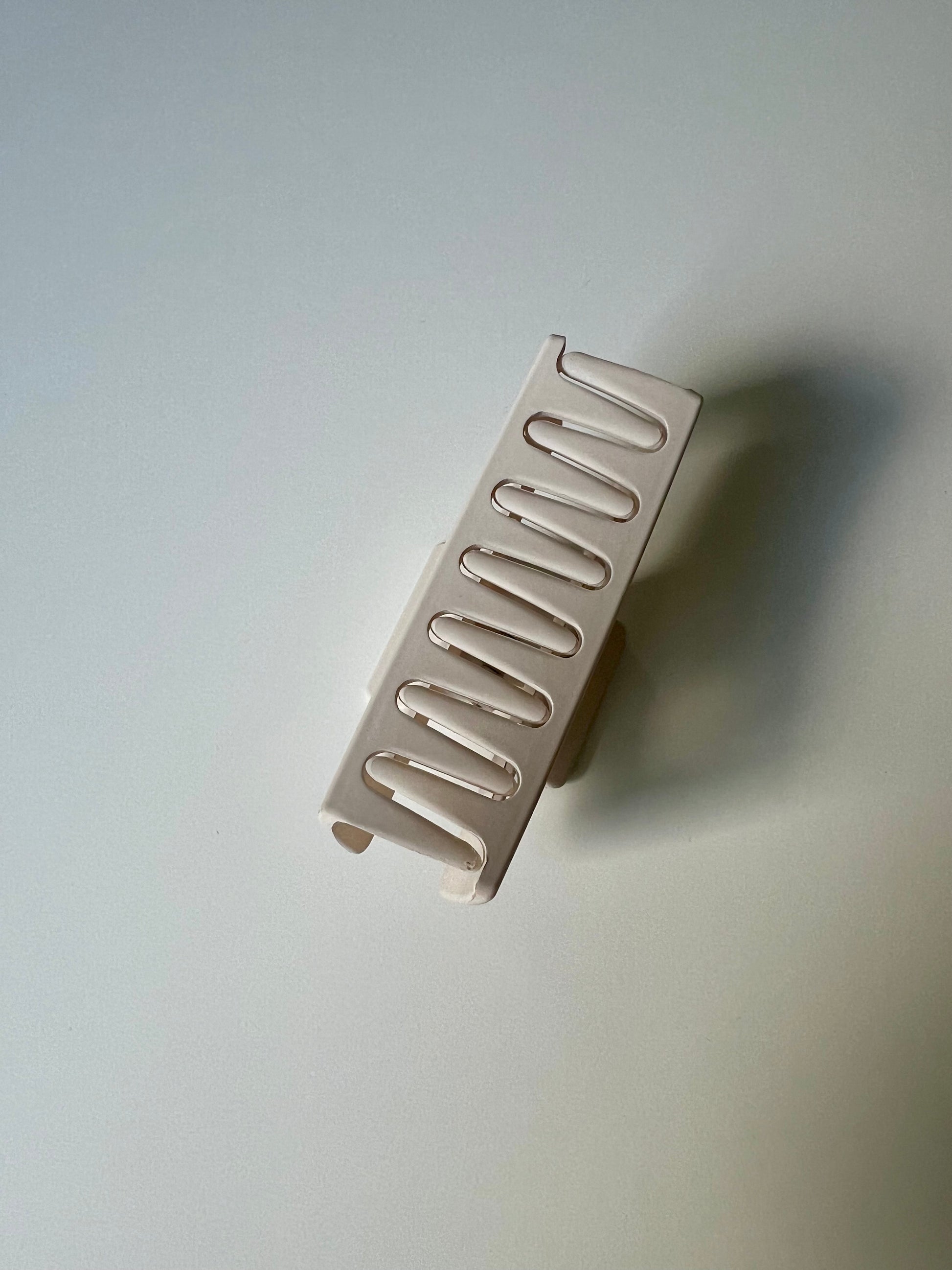 Cream hair claw clip for short hair 