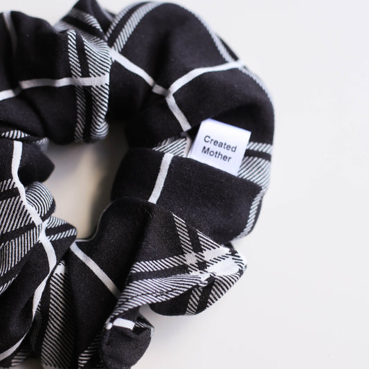 Classic plaid scrunchie for the holidays by created mother 