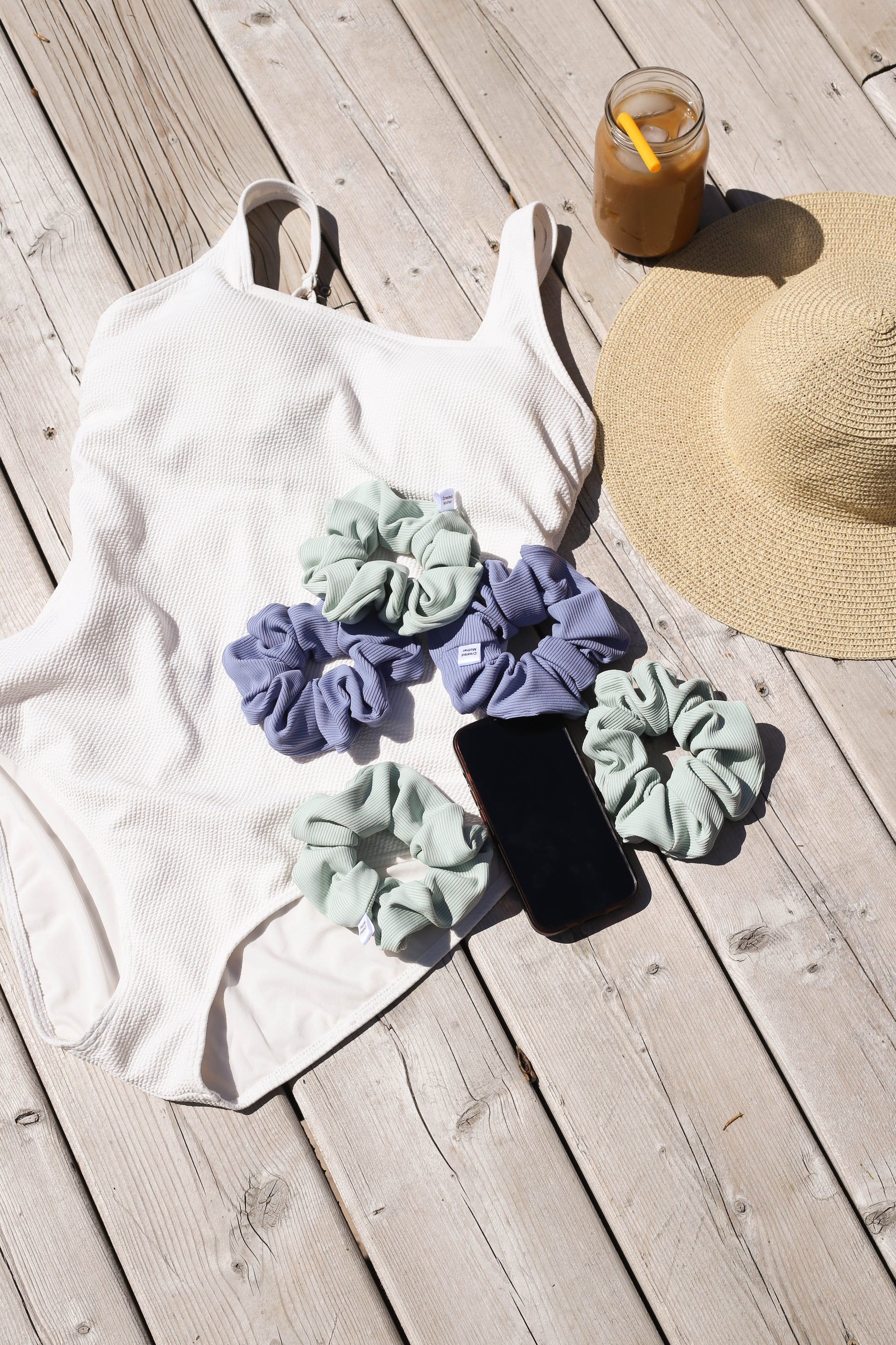 Strong and stretchy scrunchie for thick, fine, or medium-length hair.