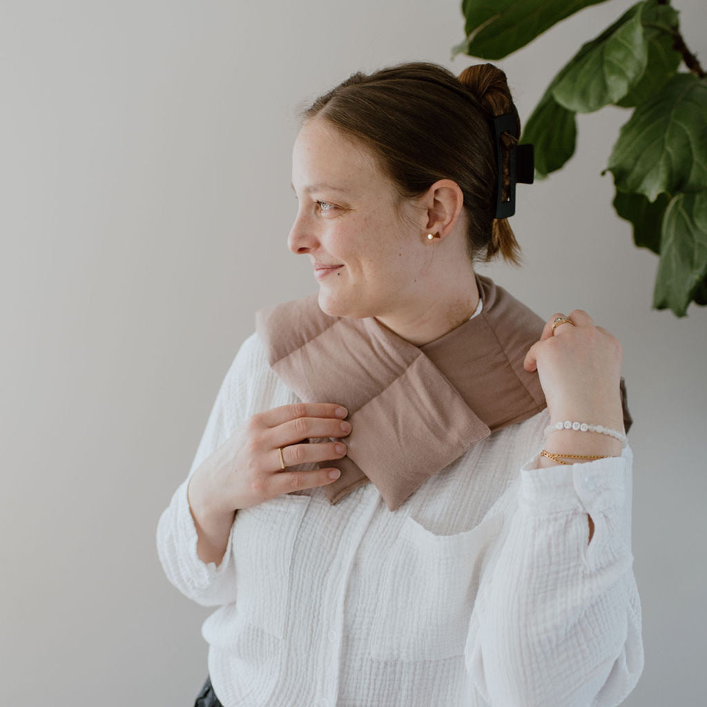 Shoulder hot and cold comfort therapy pack for natural pain relief