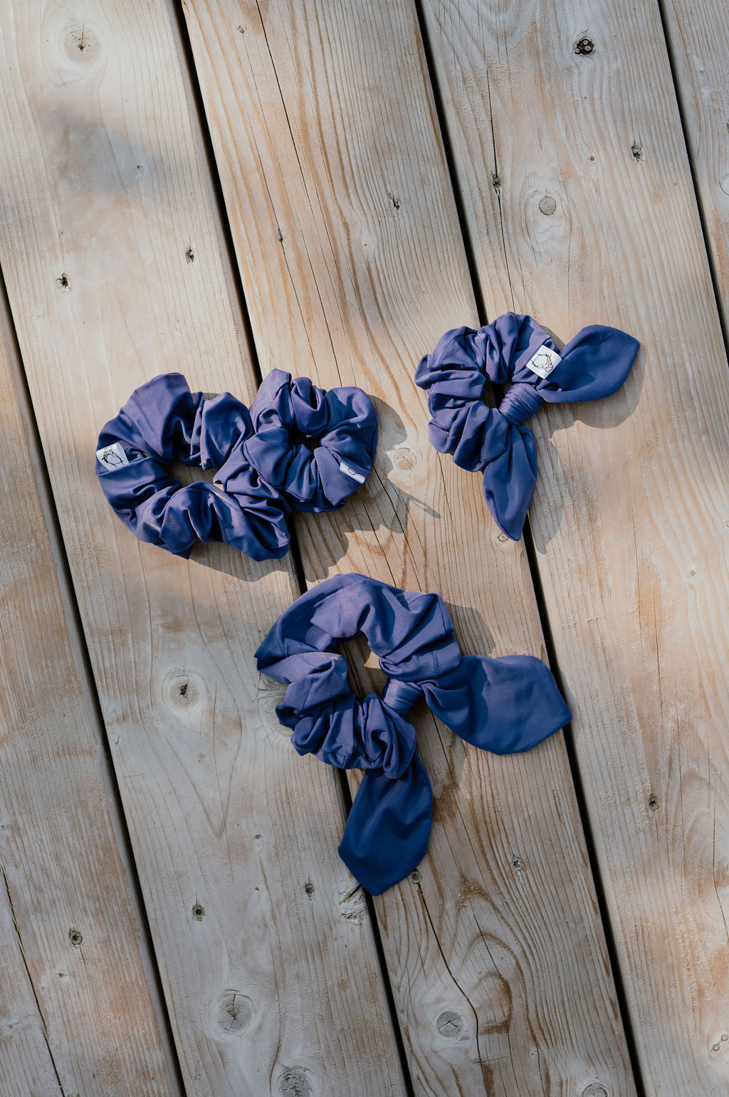 Water-repellent indigo scrunchie for active lifestyles